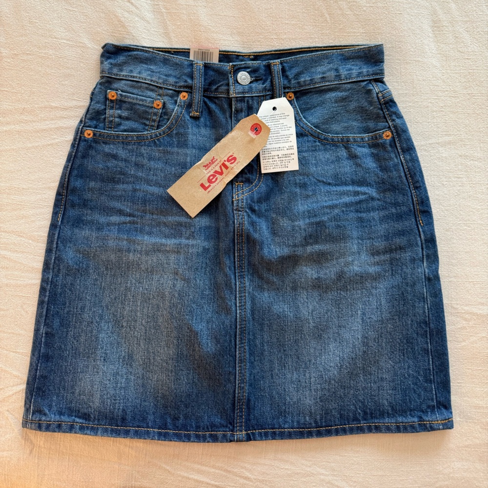 NWT Levi’s The Everyday Denim Mini Skirt size 24